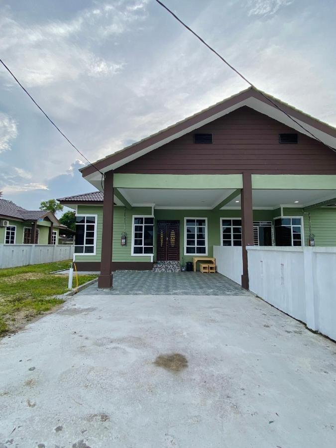 De Jara Guesthouse Dungun For Malay المظهر الخارجي الصورة